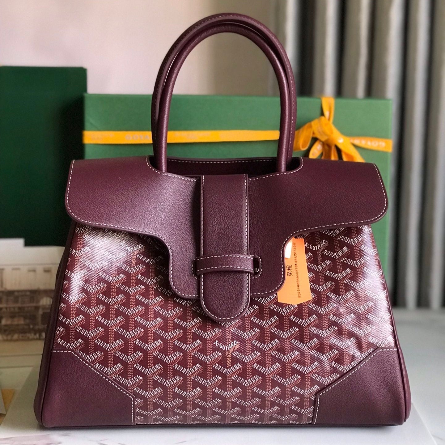SAC SAIGON SOUPLE 34 EN TOILE GOYARDINE ROUGE BORDEAUX ET CUIR DE VEAU