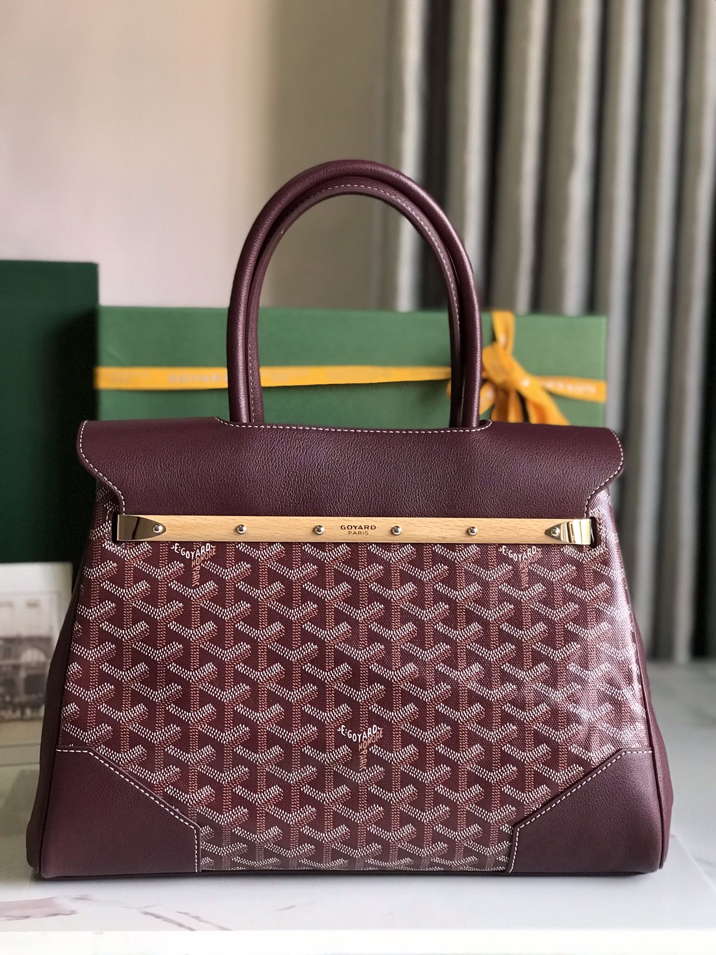 SAC SAIGON SOUPLE 34 EN TOILE GOYARDINE ROUGE BORDEAUX ET CUIR DE VEAU