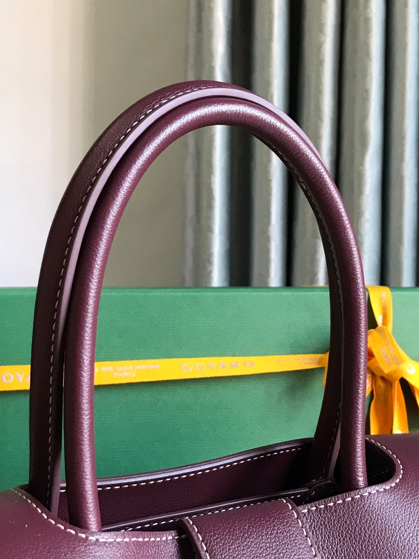 SAC SAIGON SOUPLE 34 EN TOILE GOYARDINE ROUGE BORDEAUX ET CUIR DE VEAU