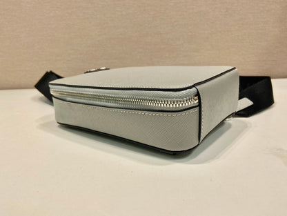 エコーグレー サフィアーノレザー チェストバッグ 20