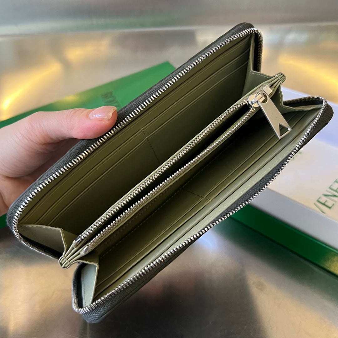 PORTEFEUILLE INTRECCIATO 19 EN CUIR DE VEAU NOIR