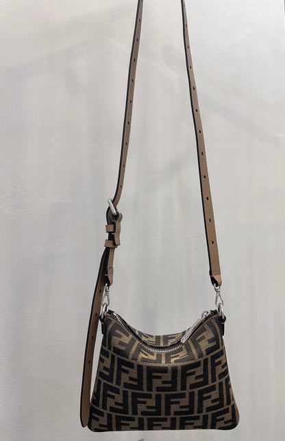 SAC À BANDOULIÈRE 19 AVEC MOTIF FF EN TISSU JACQUARD MARRON