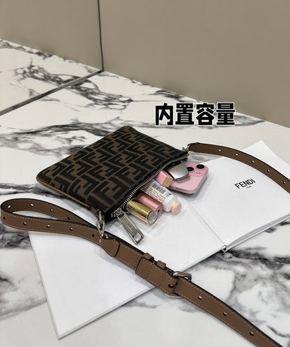 SAC À BANDOULIÈRE 19 AVEC MOTIF FF EN TISSU JACQUARD MARRON