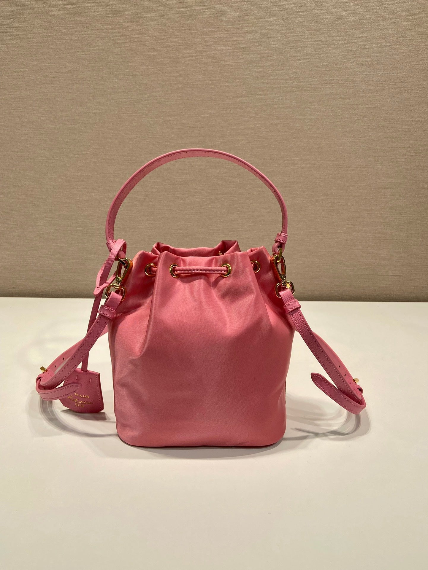 バケットバッグ 19インチ キャンディピンク REナイロン＆サフィアーノレザーハンドル