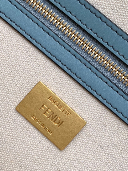 フェンド バゲット スカイブルー＆マルチカラー キャンバスバッグ 27 FF刺繍入り Ghw 