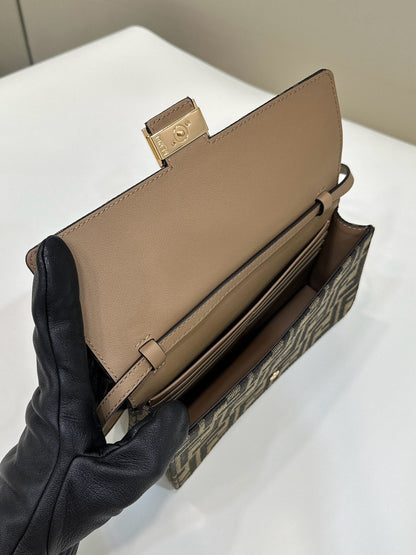 バゲットチェーン ミディ 21インチ ブラウンミックス ブラック モノグラム ジャカード生地バッグ
