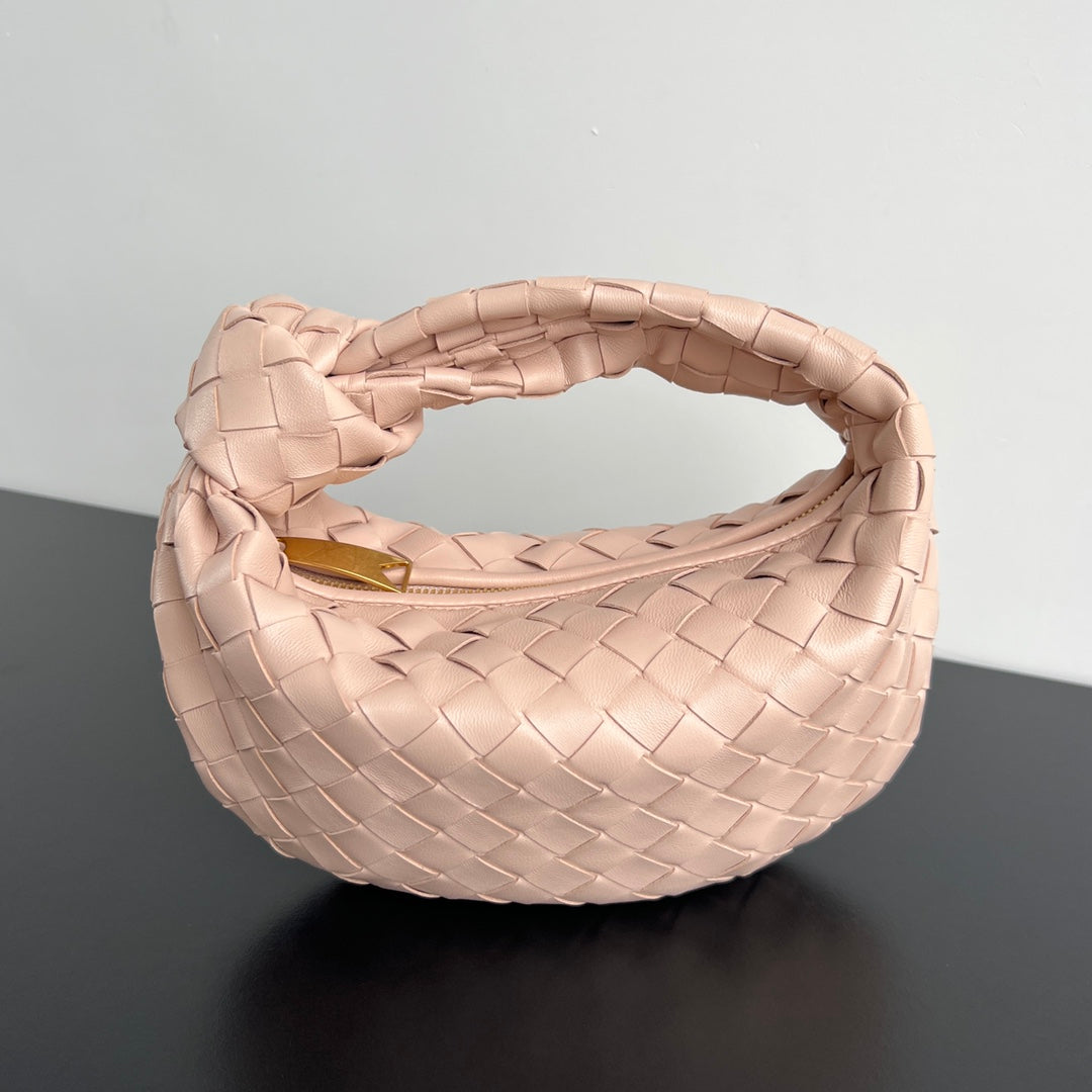 MINI JODIE 28CM EN CUIR D'AGNEAU ROSE CLAIR
