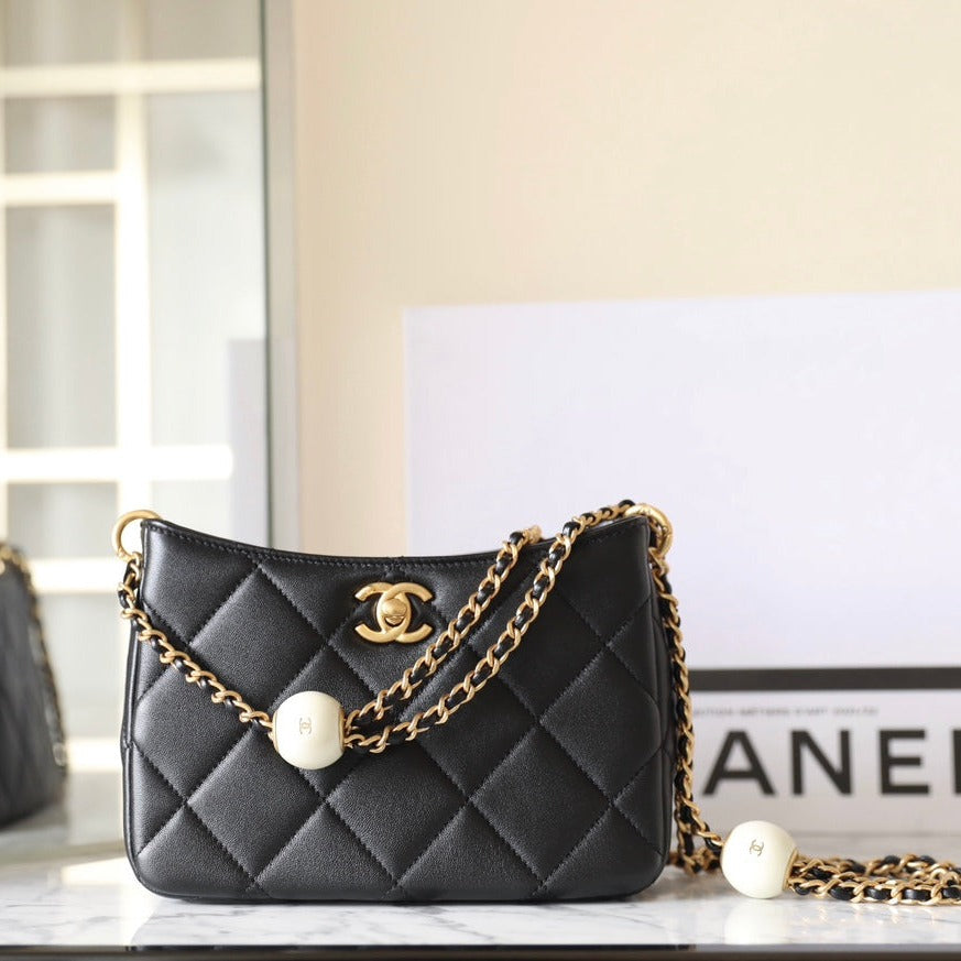 cc 24s ホーボーバッグ 19cm ブラック ラムスキン パールボール