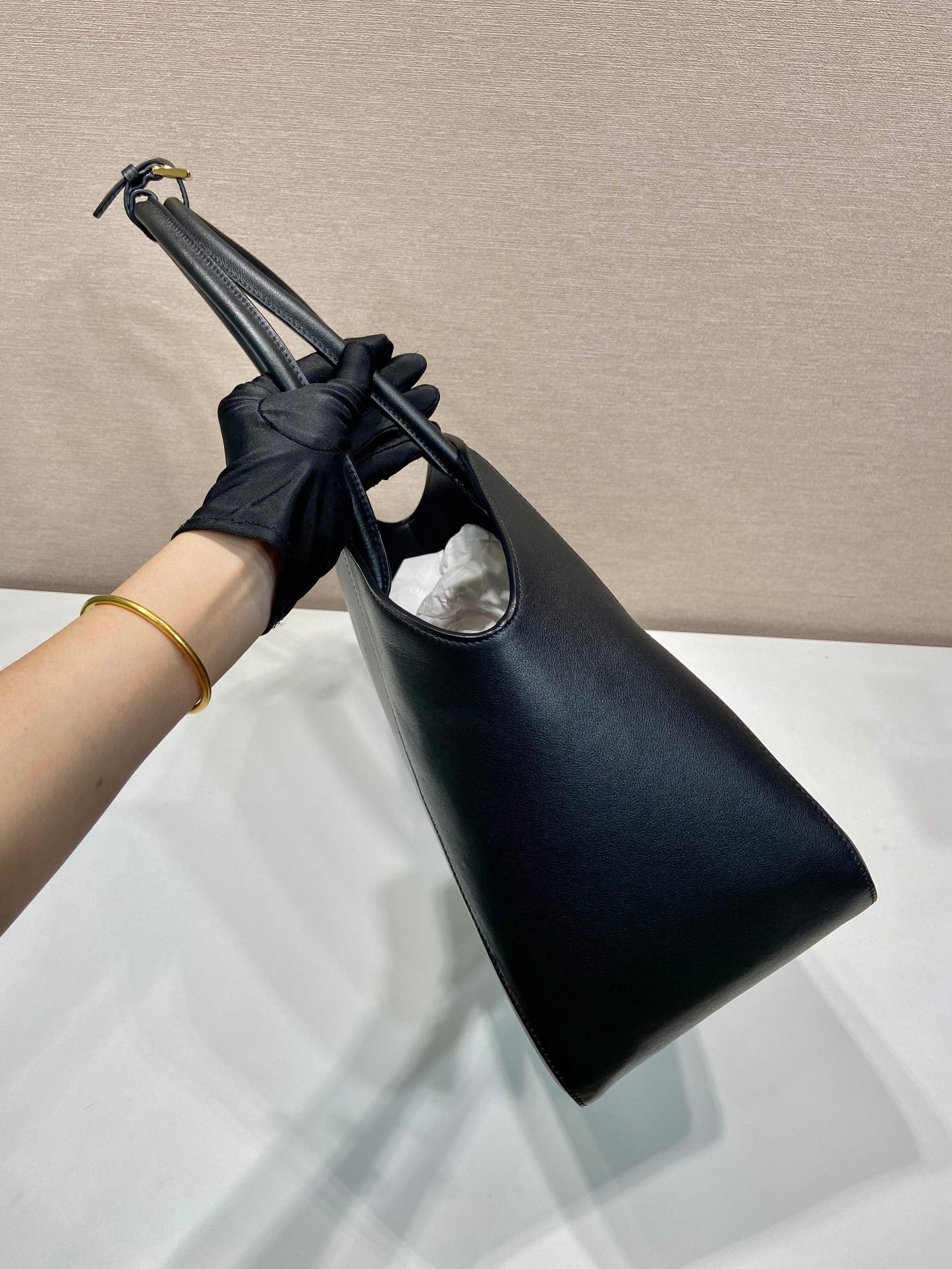 SAC CABAS ÉLÉGANT 40 EN CUIR DE VEAU LISSE NOIR