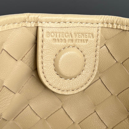SARDINE 33 AVEC CHAÎNE EN CUIR D'AGNEAU BEIGE