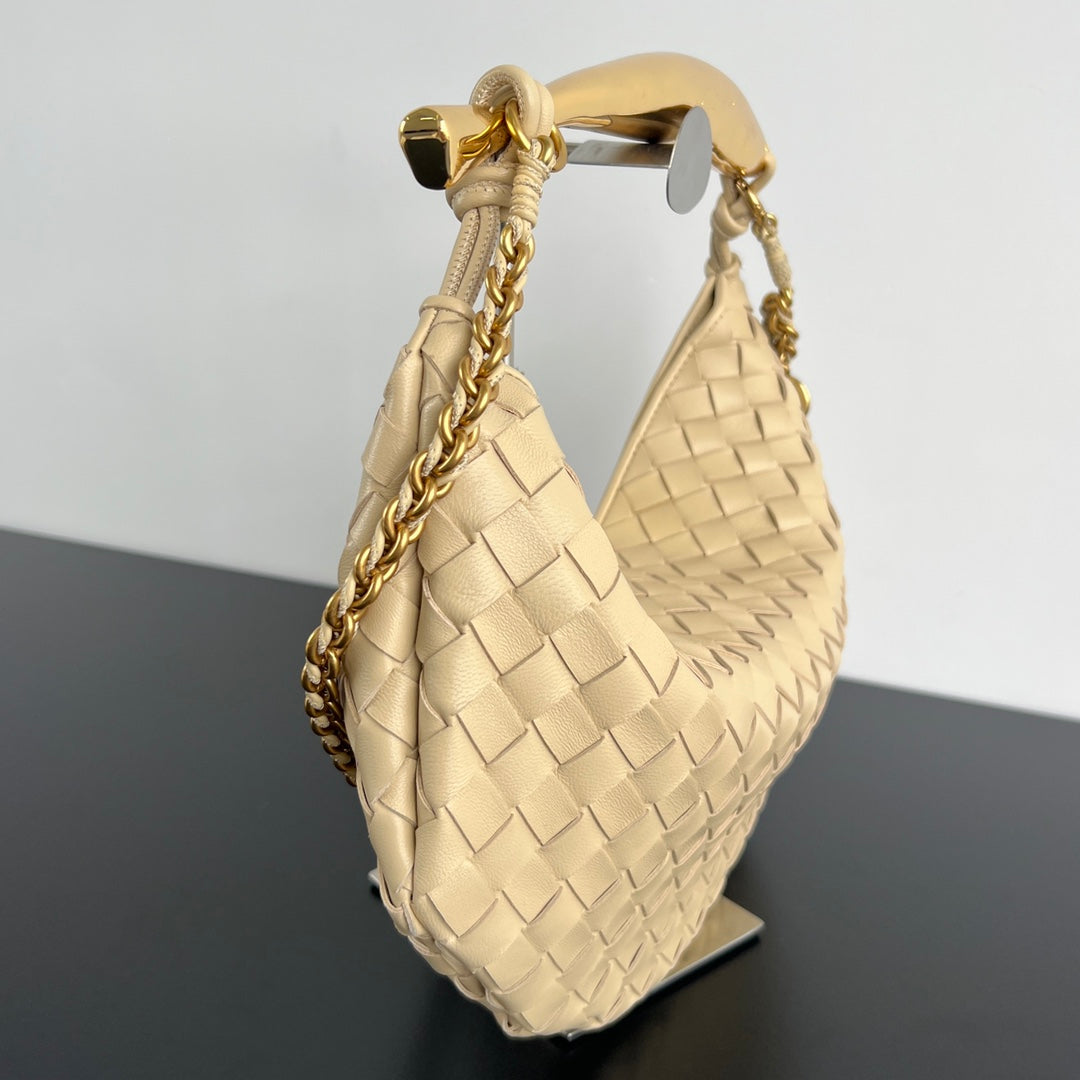 SARDINE 33 AVEC CHAÎNE EN CUIR D'AGNEAU BEIGE
