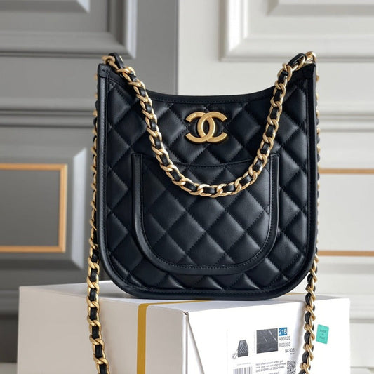 Sac hobo cc 24s 24 cm en cuir de veau noir et accessoires dorés