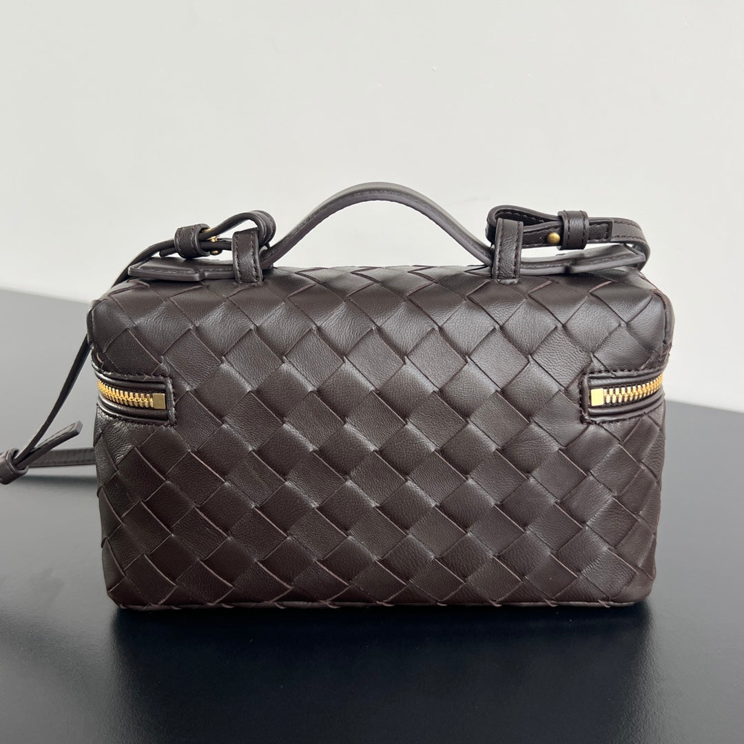 TROUSSE DE VANITY BANG BANG 22 EN CUIR DE VEAU FONDANT