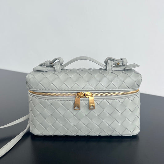 TROUSSE DE VANITY BANG BANG 22 EN CUIR DE VEAU GRIS