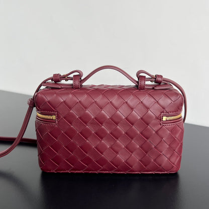 TROUSSE DE VANITY BANG BANG 22 EN CUIR DE VEAU ROUGE BORDEAUX