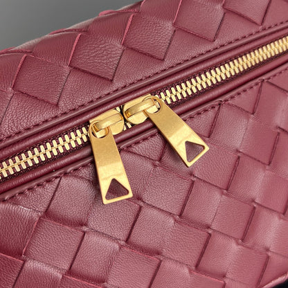 TROUSSE DE VANITY BANG BANG 22 EN CUIR DE VEAU ROUGE BORDEAUX