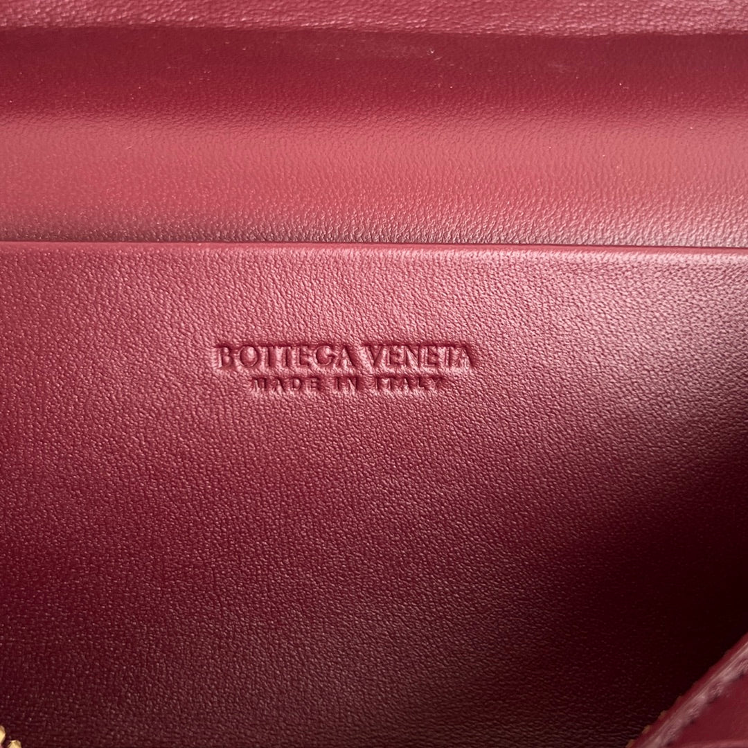 TROUSSE DE VANITY BANG BANG 22 EN CUIR DE VEAU ROUGE BORDEAUX