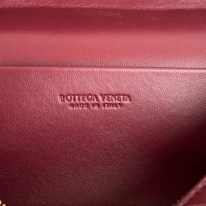 TROUSSE DE VANITY BANG BANG 22 EN CUIR DE VEAU ROUGE BORDEAUX
