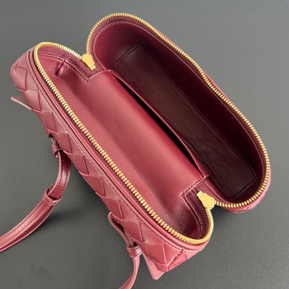 TROUSSE DE VANITY BANG BANG 22 EN CUIR DE VEAU ROUGE BORDEAUX