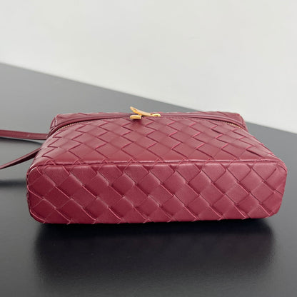 TROUSSE DE VANITY BANG BANG 22 EN CUIR DE VEAU ROUGE BORDEAUX