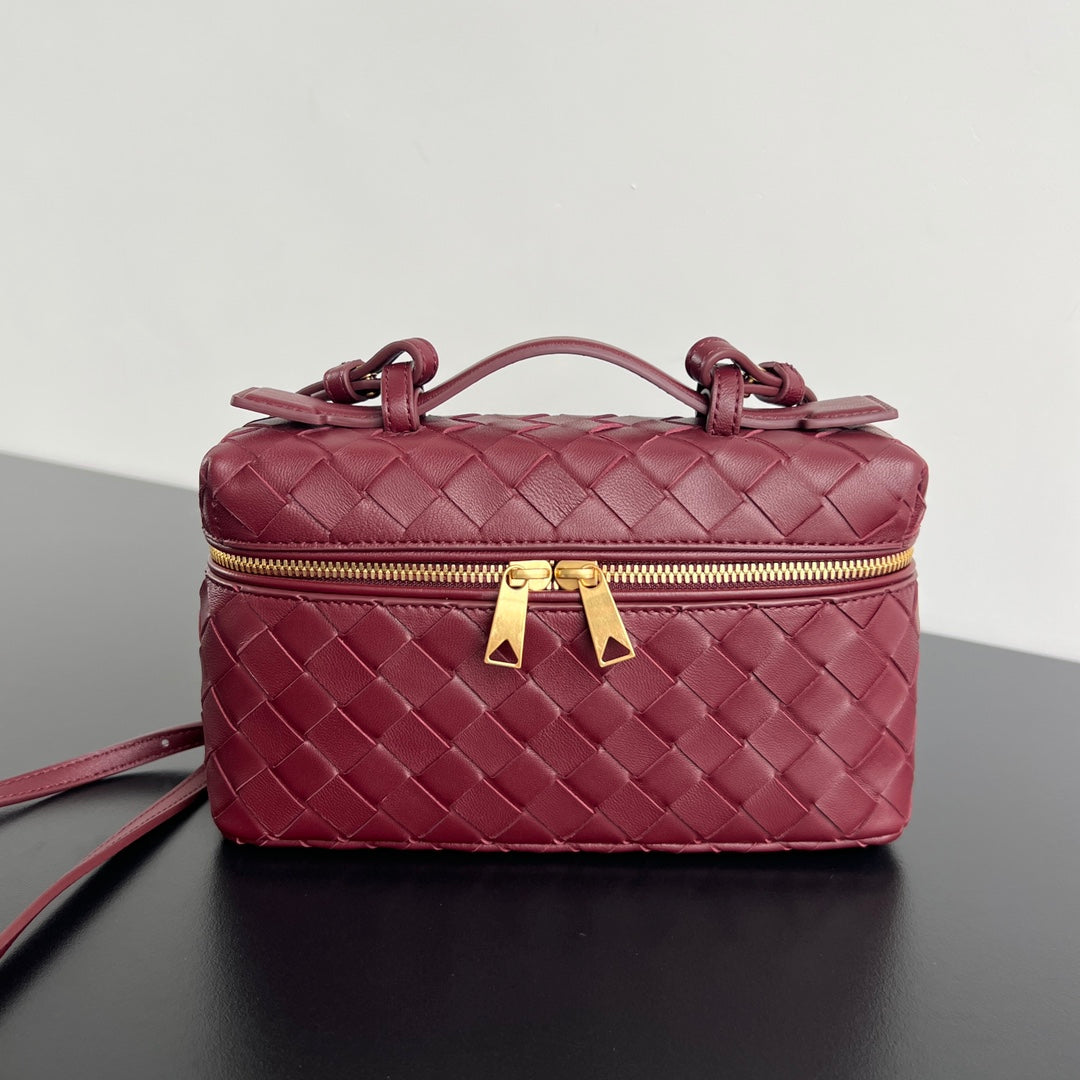 TROUSSE DE VANITY BANG BANG 22 EN CUIR DE VEAU ROUGE BORDEAUX