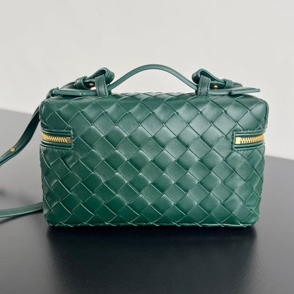 TROUSSE DE VANITY BANG BANG 22 EN CUIR DE VEAU VERT FONCÉ