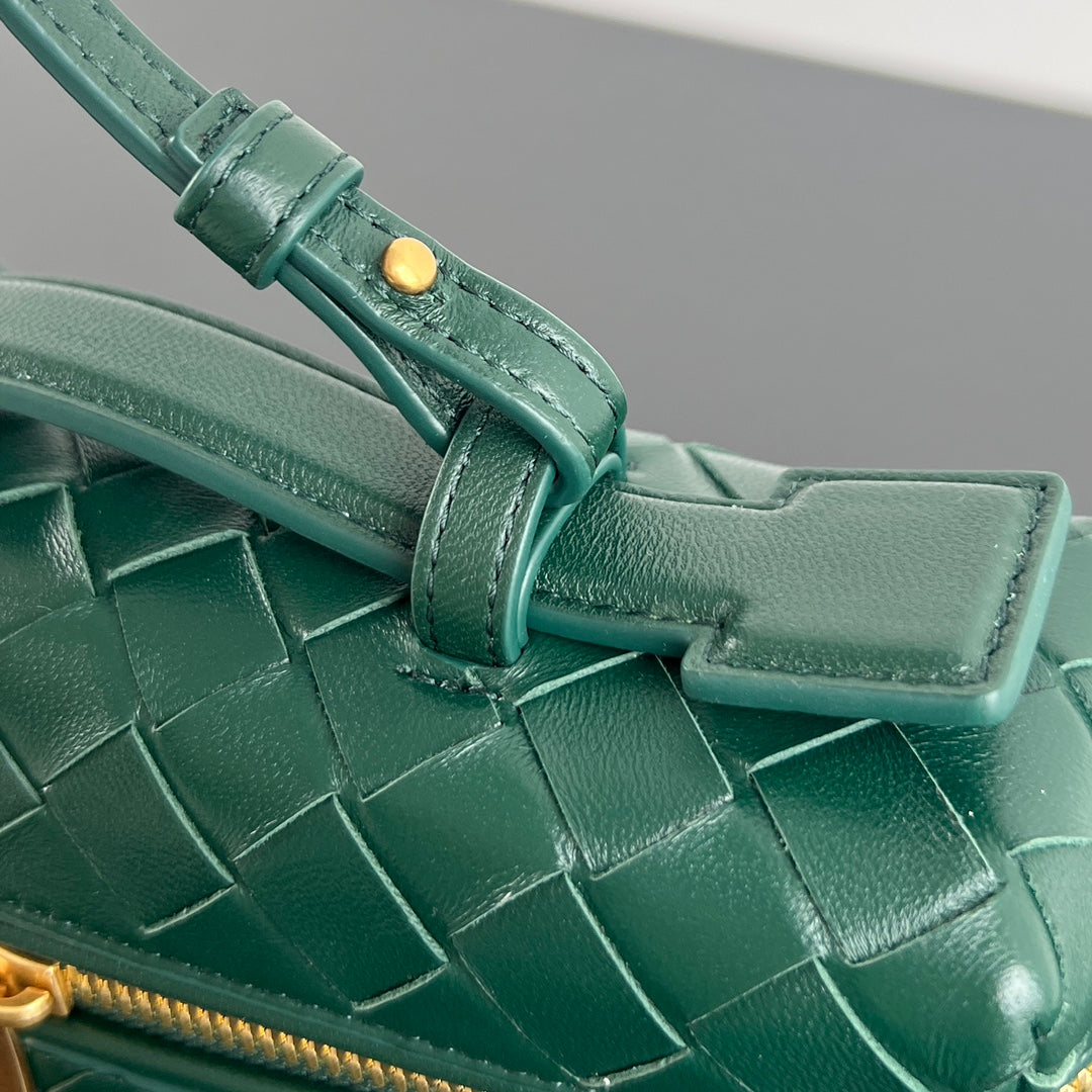 TROUSSE DE VANITY BANG BANG 22 EN CUIR DE VEAU VERT FONCÉ