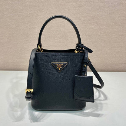 MINI SAC SEAU 18 EN CUIR SAFFIANO NOIR