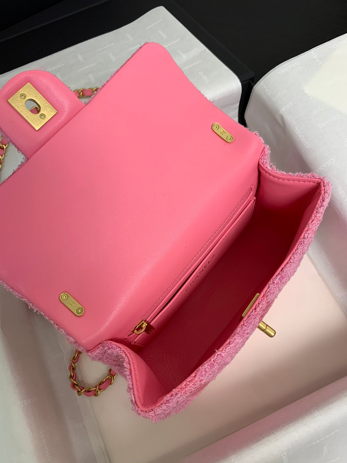 CC 24P ミニフラップバッグ 20cm ピンクツイードパールチェーン ゴールド金具