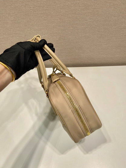 PETIT SAC À MAIN 25 EN NYLON MOUSSE SÉCHÉE ET GARNITURE EN CUIR DE VEAU
