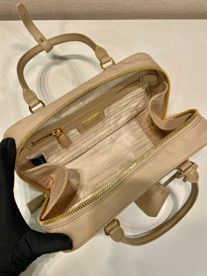 PETIT SAC À MAIN 25 EN NYLON MOUSSE SÉCHÉE ET GARNITURE EN CUIR DE VEAU