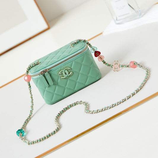 Coiffeuse 23p 17cm en cuir d'agneau vert clair quincaillerie or clair