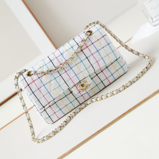 24p moyen classique 25cm tweed blanc matériel doré