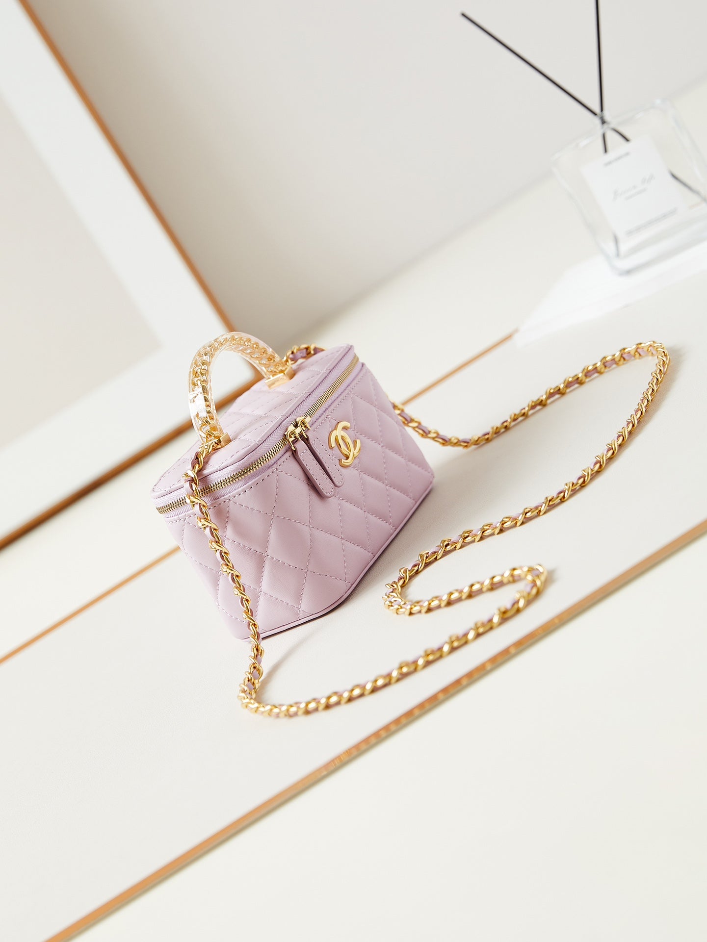 24a vanité 17 cm cuir d'agneau violet clair quincaillerie dorée