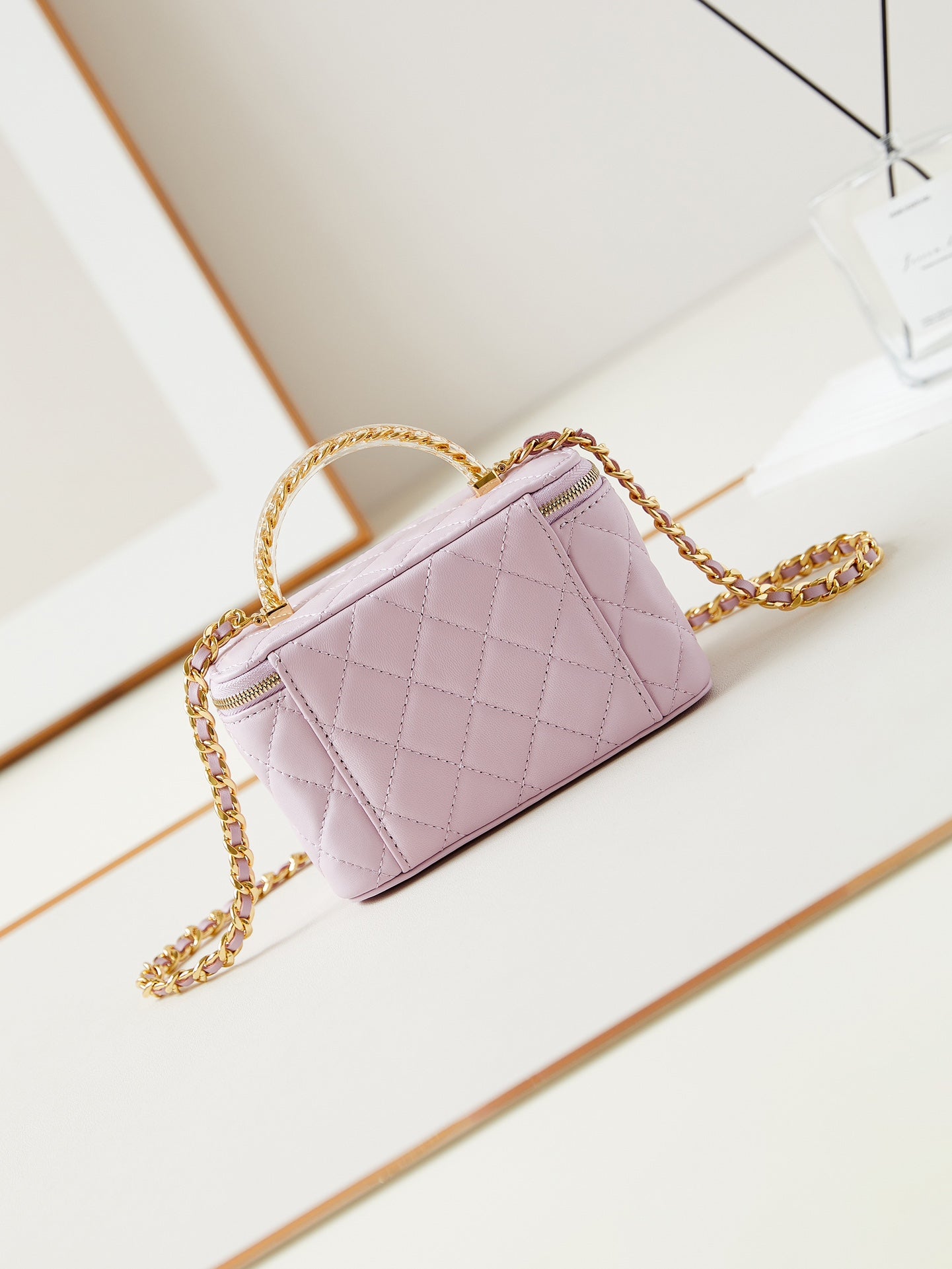 24a vanité 17 cm cuir d'agneau violet clair quincaillerie dorée