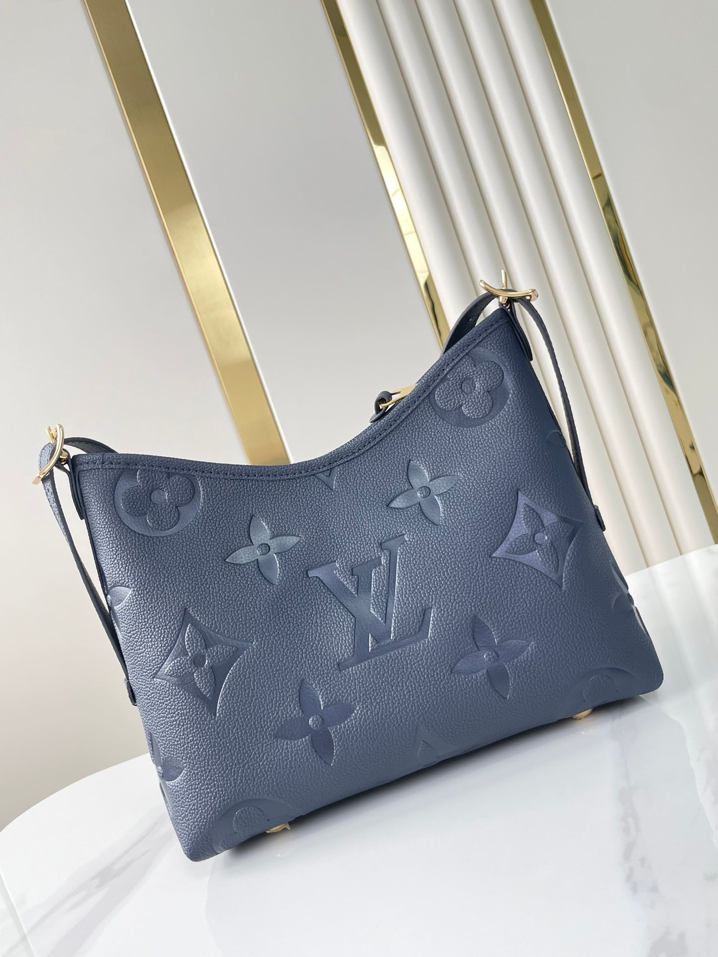 Sac fourre-tout 29 pouces en cuir bleu marine foncé avec monogramme Empreinte