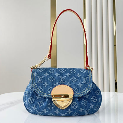 SUNSET 27 EN DENIM MONOGRAMME BLEU BOUCLE OR