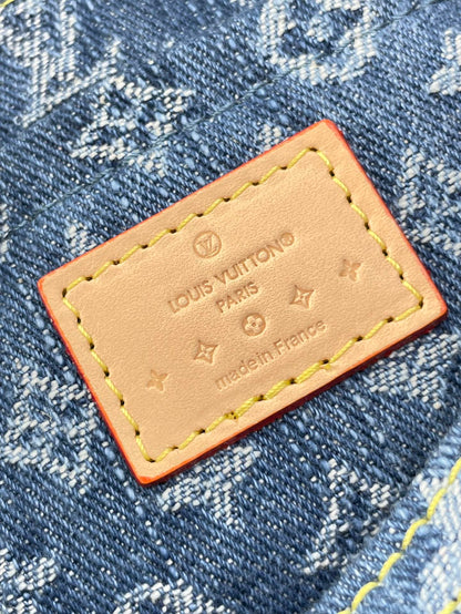 SUNSET 27 EN DENIM MONOGRAMME BLEU BOUCLE OR