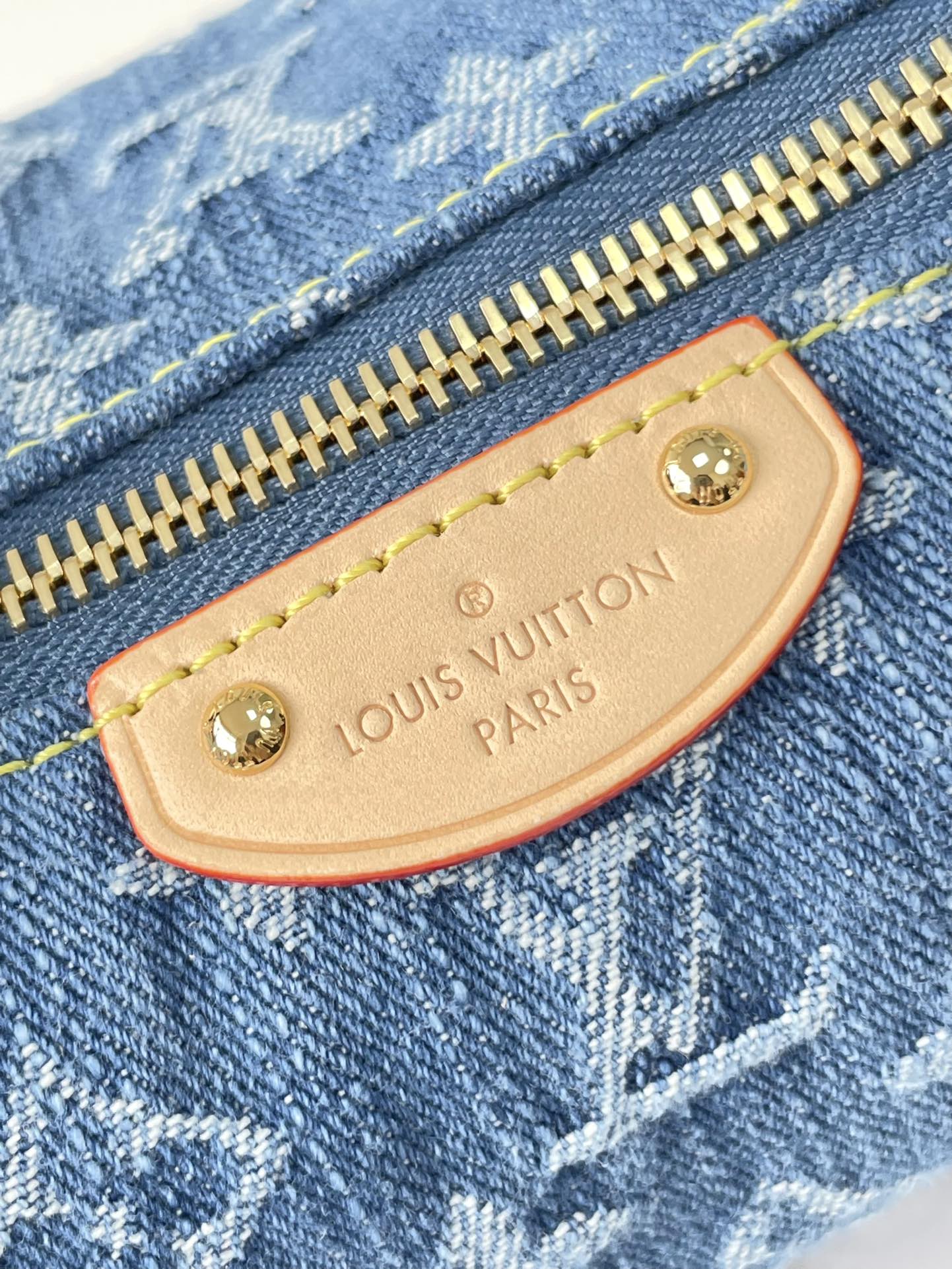 POCHETTE HILLS 18 EN DENIM MONOGRAMME BLEU