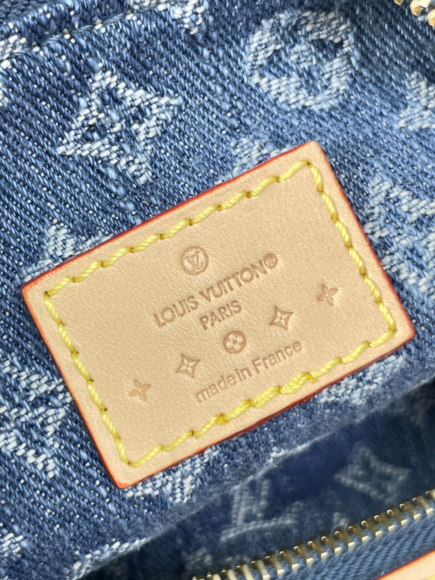 POCHETTE HILLS 18 EN DENIM MONOGRAMME BLEU
