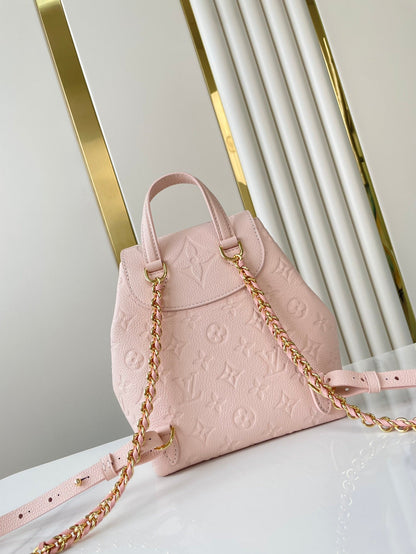 SAC À DOS DE SECOURS 22 EN CUIR EMPREINTE MONOGRAMME ROSE CLAIR