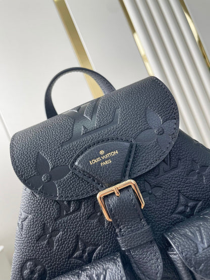 SAC À DOS DE SECOURS 22 EN CUIR EMPREINTE MONOGRAMME NOIR