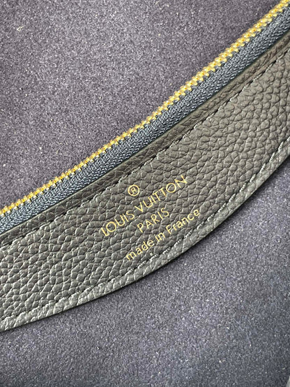 DIANE 23 EN CUIR EMPREINTE MONOGRAMME BLEU MARINE FONCÉ CRÈME