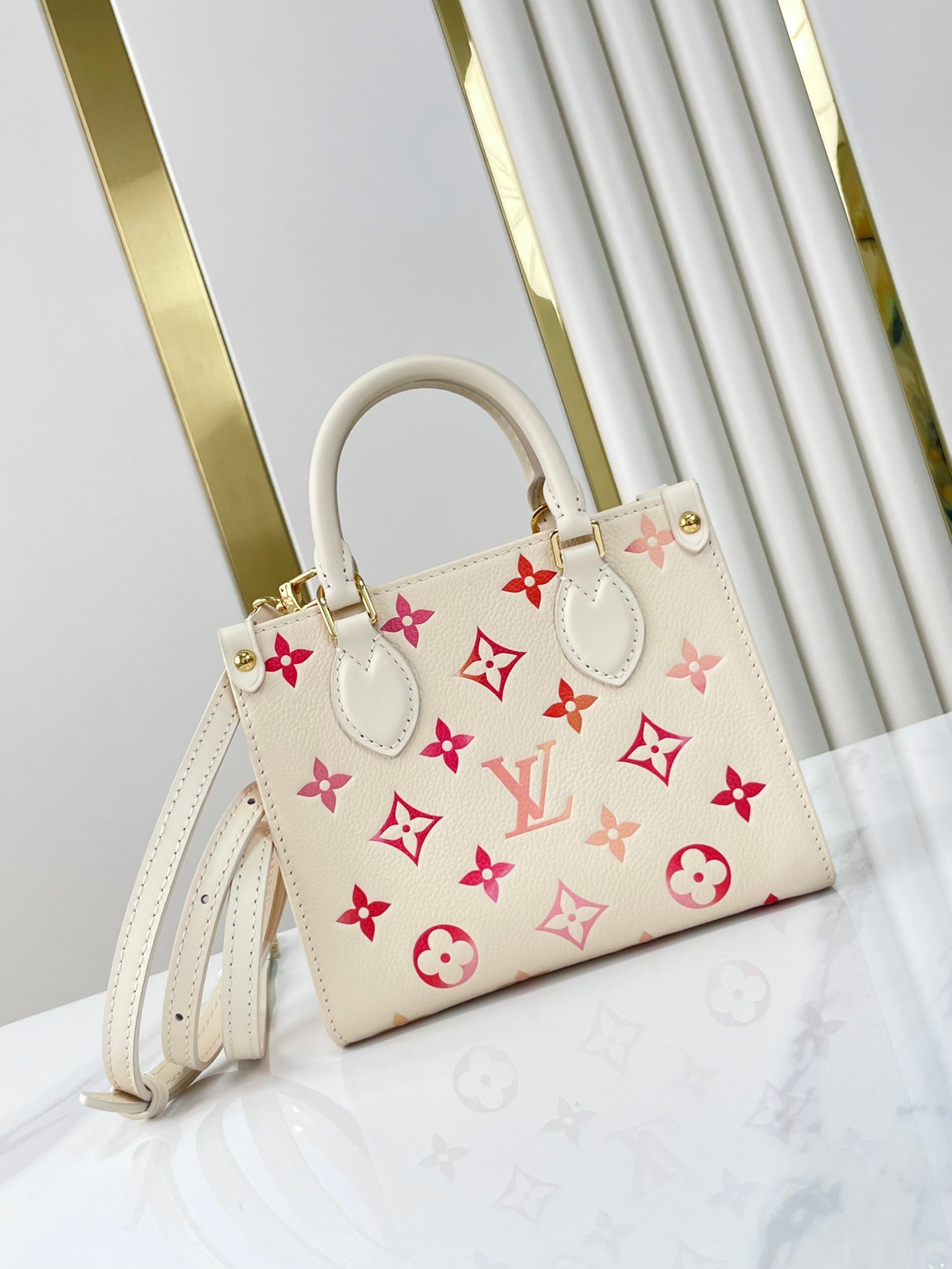 ONTHEGO BB 18 サンライズ アクワレル モノグラム アンプラント レザー