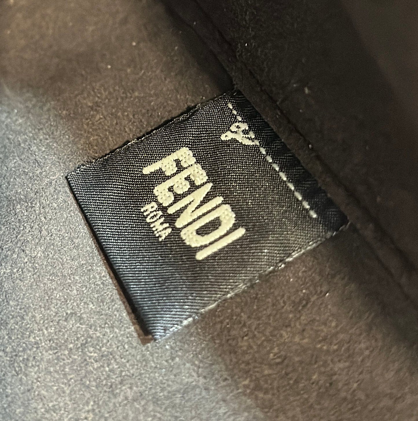 FENDI ORIGAMI MINI 19 EN DENIM MONOGRAMME BLEU VRAI AVEC BANDOULIÈRE EN CUIR DE VEAU