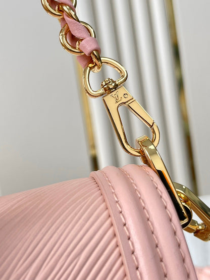 DAUPHINE MM 25 EN CUIR DE VEAU GRAINÉ ÉPI ROSE CLAIR, ACIER DORÉ