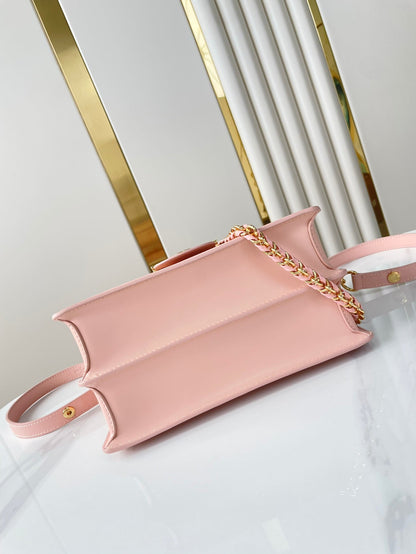 DAUPHINE MM 25 EN CUIR DE VEAU GRAINÉ ÉPI ROSE CLAIR, ACIER DORÉ