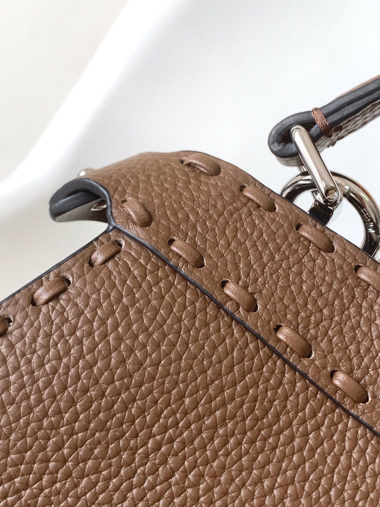 Peekaboo ISeeU Petite 20 Sac Cuir Chocolat Shw 