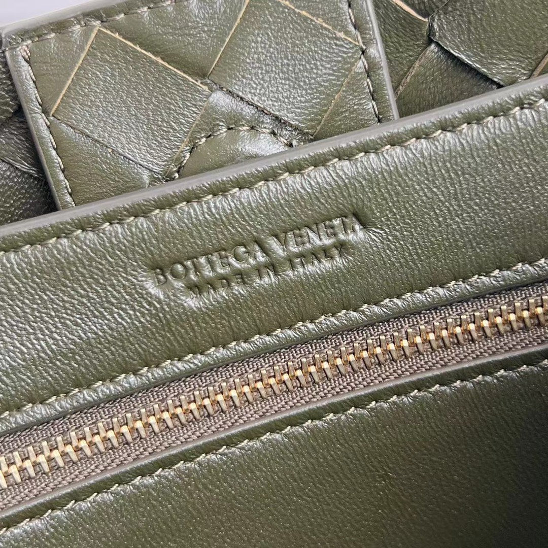 bv medium andiamo 32 cuir d'agneau vert kaki 