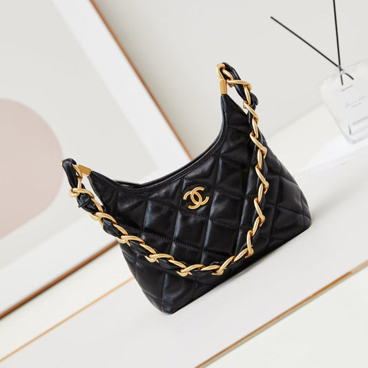 Sac hobo 24a 23 cm en cuir de veau noir avec finitions dorées